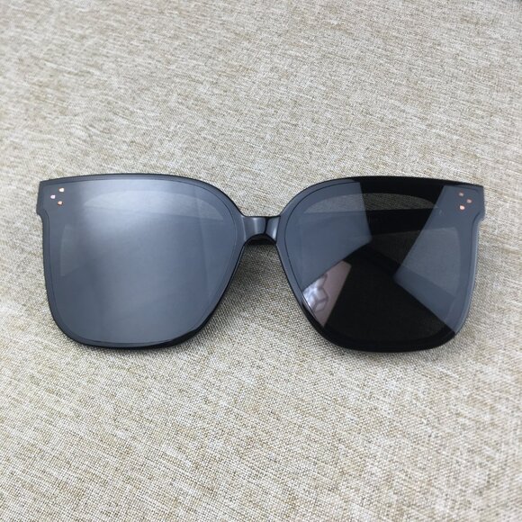 New Gentle Monster Flatba “Her” Black Sunglasses - Picture 2 of 7